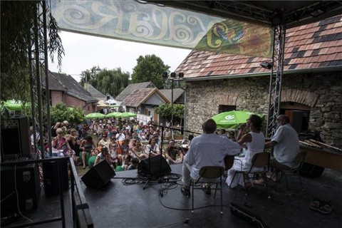 kapolcs (ingyenes, )