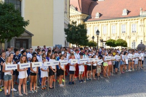 megnyitó (junior öttusa vb, )