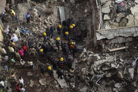 összedőlt épület indiában (összedőlt épület, romok, )