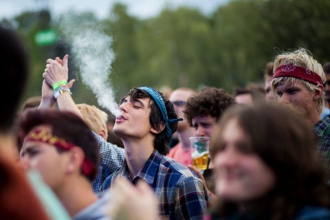 sziget-dohanyzas(210x140)(1).jpg (sziget, dohányzás, fesztivál, )