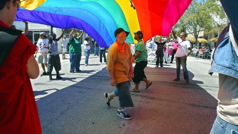 szivárvány-zászló (Coming Out Day)