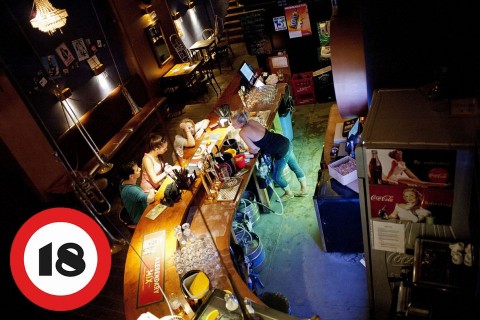 szórakozóhely 18+ (szórakozóhely, )