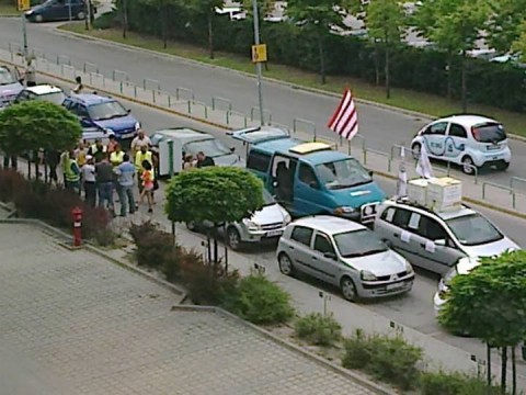 tüntetés az RTL székháznál (tüntetés, rtl klub)