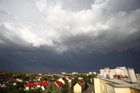 zivatar-elott(960x640)(1).jpg (zivatar, felhőszakadás, felhő, )