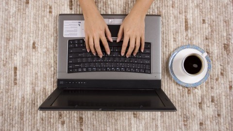 Az okosabbak távmunkával mentik a menthetőt (munka, távmunka, laptop,)