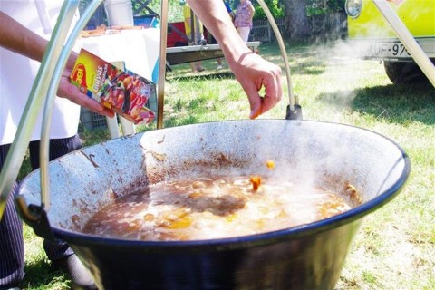 Bogracsozas(960x640)(1).jpg (Bográcsozás)