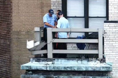 Kitort-erkelykorlat(960x640).jpg (erkély, korlát, baleset, )