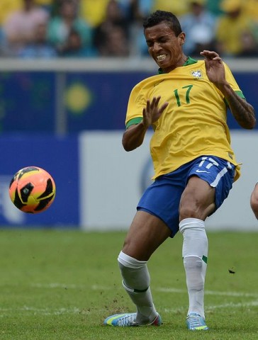 Luis Gustavo (luis gustavo, )