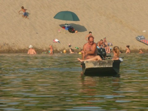 Mindszenti strand (mindszent, tisza, strand, mindszenti strand, csónak, csónakos, csónakázás,)