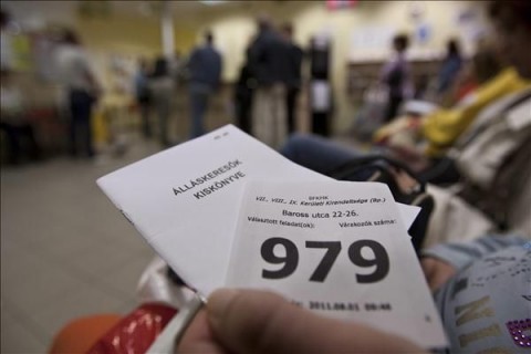 Munkanelkuliseg-munkanelkuli-segely(210x140)(1).jpg (munkanélküli-segély, munkanélküliség)