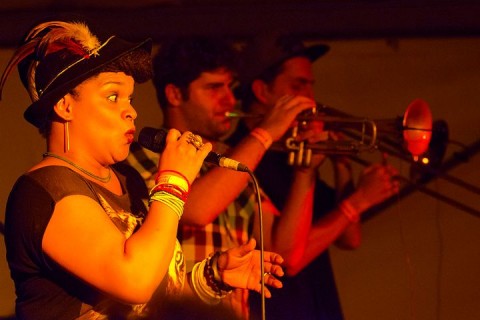 Sena a SZIN-en (Sena a SZIN-en)