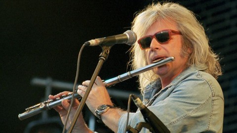 Somló Tamás zenél (somló tamás, )