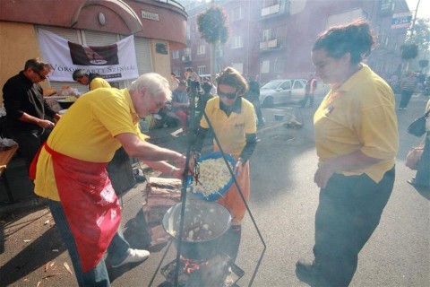 Szinhaz-a-lecso-alatt(960x640).jpg (1)