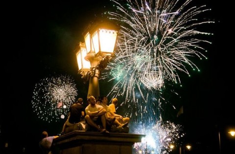 Tűzijáték (tűzijáték, )