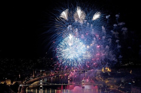 Tuzijatek(8)(430x286)(1).jpg (tűzijáték)