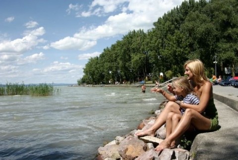 balaton-part (balaton-part, )