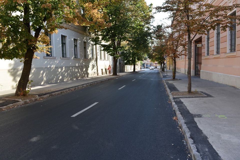 felújítás (utak, )