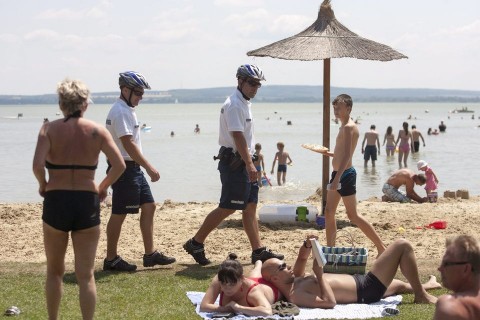 készenléti rendőrök (készenléti rendőrök)