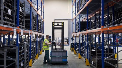 raktár (raktár, raktáros, )