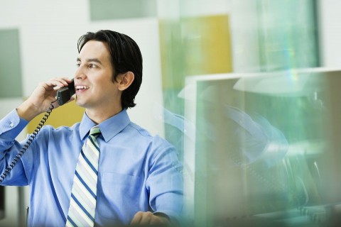 telefonáló férfi (telefon, telefonál, )