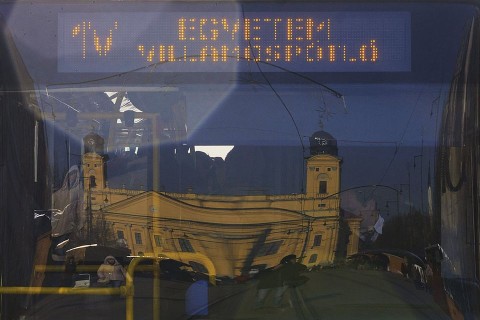 villamospótló (villamospótló, )