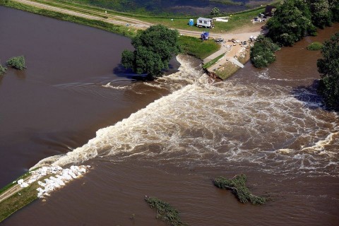 Áradás (áradás, )