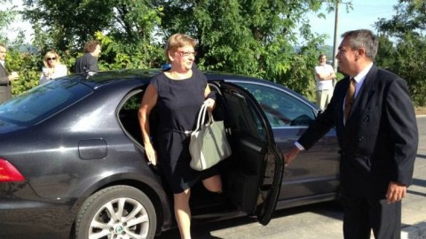 Németh Lászlóné szoknyában (németh lászlóné, )