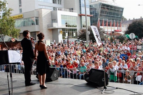 Szinhaz-a-lecso-alatt(4)(960x640).jpg (1)