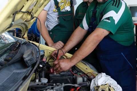 autószerelő (autószerelő, )