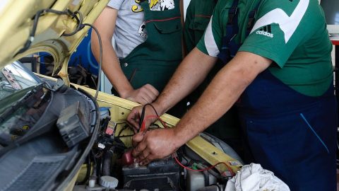 autószerelő (autószerelő, )