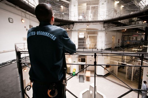 börtönőr (börtönőr)