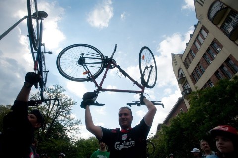 critical mass (critical mass)