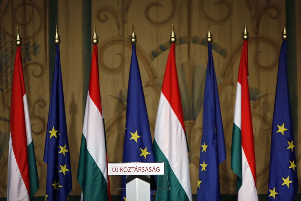 eu-magyar zászló (eu zászló, magyar zászló, magyar zászló, )