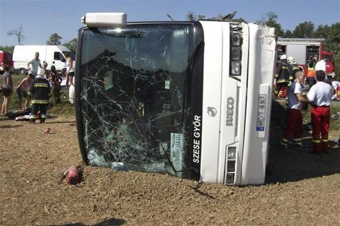 gyori-buszbaleset(1)(1)(960x640).jpg (uni győr, baleset)