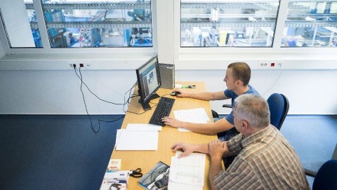 iroda (iroda, számítógép, billentyűzet, dolgozó, diákmunka, )