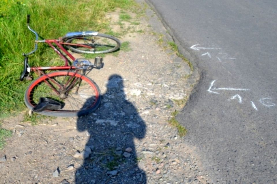 kerékpár, bicikli, baleset (biciklisgázolás, )