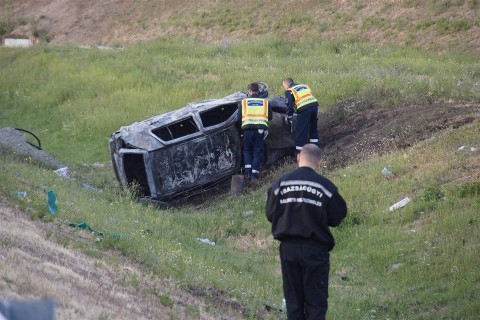 kiegett-auto-Kisteleknel(960x640).jpg (kiégett, kigyulladt, roncs, )