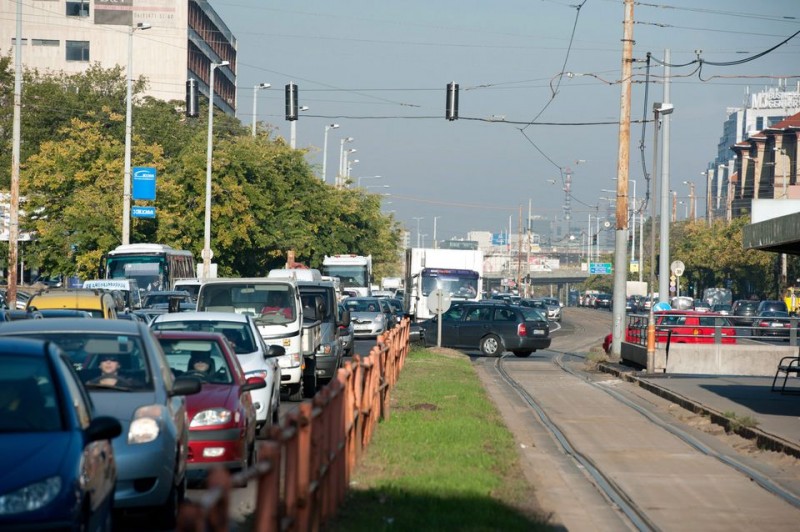 közlekedés (közlekedés, dugó)