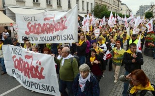 lengyel tüntetők (lengyelország, tüntetés, szakszervezetek, )