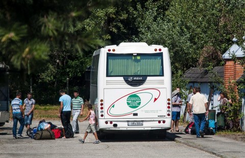 menekültek (menekültek)