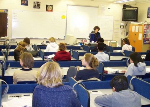 nyelviskola (nyelviskola)