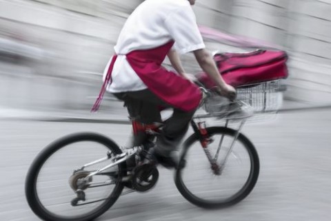 pizzafutár (pizza, pizzafutár, )