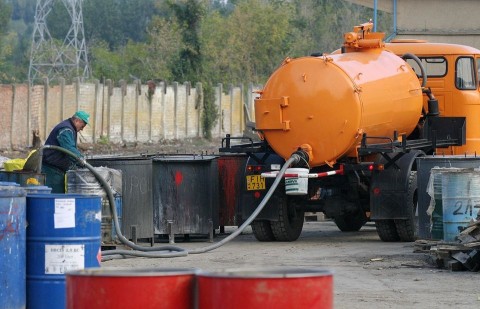 szippantósautó (szippantósautó)