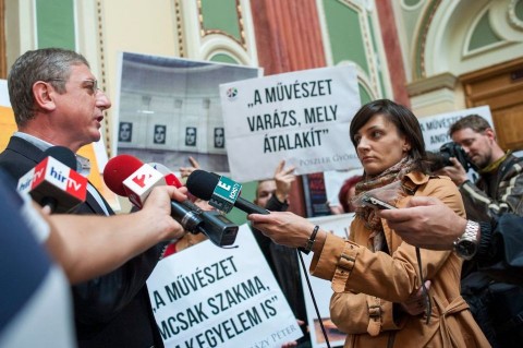 Gyurcsány a Műcsarnok elfoglalásakor (műcsarnok, demokratikus koalíció, gyurcsány, )