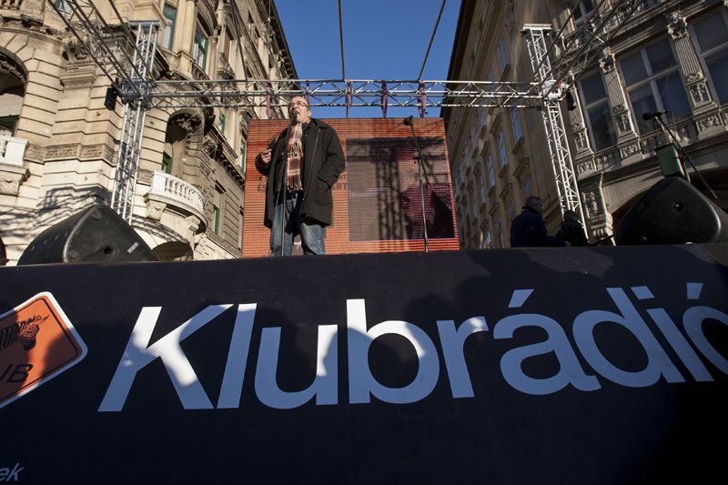Klubradio-tuntetes-2012.-januar-22.(210x140)(1).jpg (Klubrádió, tüntetés, 2012. január 22.)