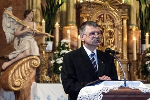 Kover-Laszlo-beszedet-mond(960x640).jpg (kövér lászló, )