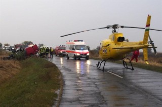 Mentohelikopter(960x640).jpg (baleset, közúti baleset, 45-ös út, mentőhelikopter, )