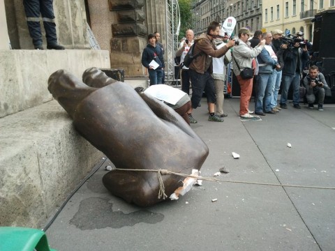 Orban-szobor(2)(960x640)(2).jpg (Orbán-szobor)