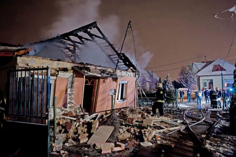 Összedőlt ház (összedőlt ház)