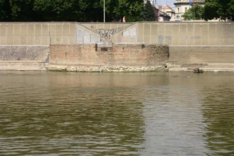 Szegedi-partfal(1)(960x640).jpg (partfal, szeged)